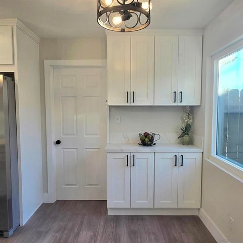 8202 Beaver Lake Dr., San Diego, CA 92119