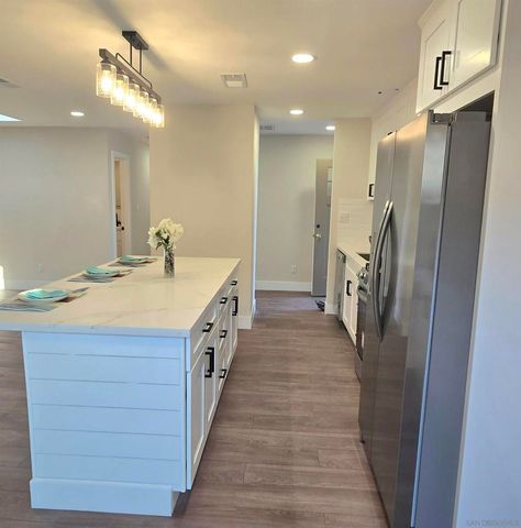 8202 Beaver Lake Dr., San Diego, CA 92119