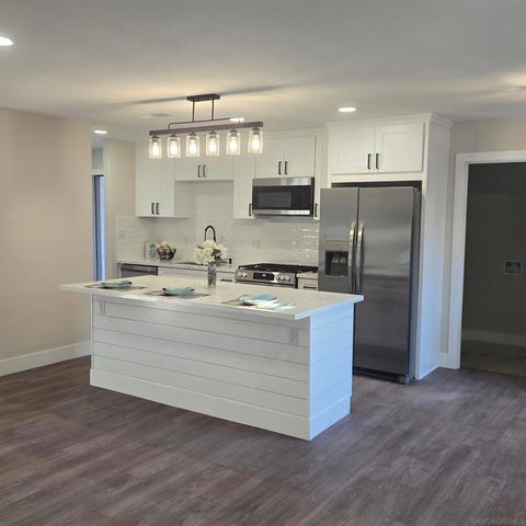 8202 Beaver Lake Dr., San Diego, CA 92119