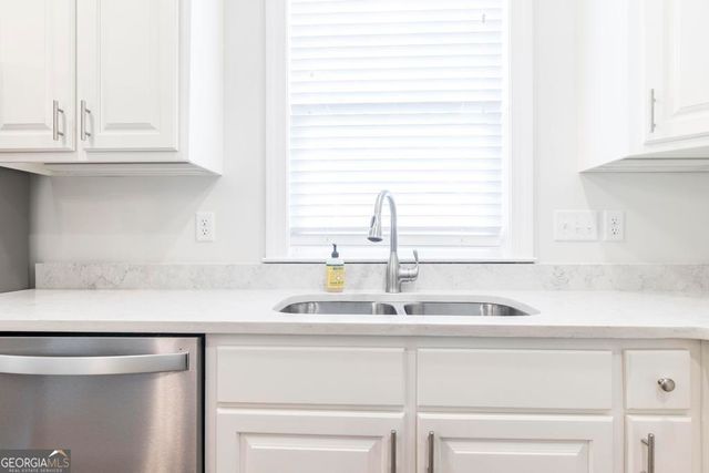 203 Cherokee Rose Circle, Dublin, GA 31021