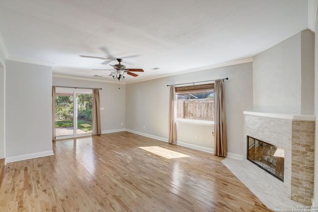 631 E Nottingham Dr, San Antonio, TX 78209