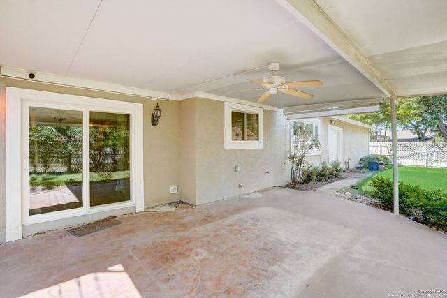 631 E Nottingham Dr, San Antonio, TX 78209