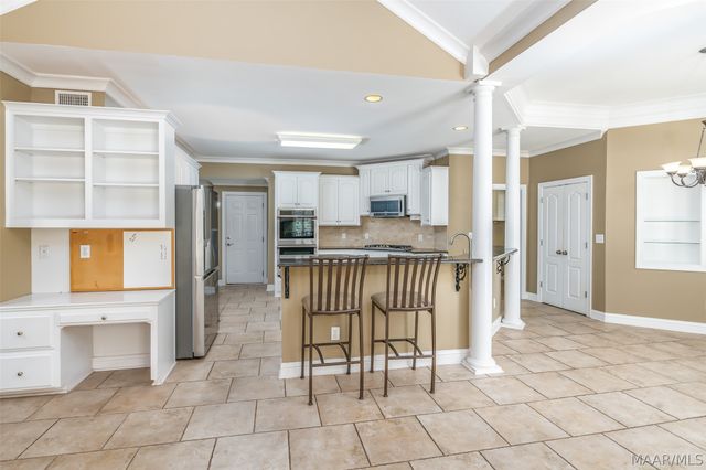 6100 HENLEY HEDGE Court, Montgomery, AL 36117
