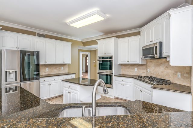 6100 HENLEY HEDGE Court, Montgomery, AL 36117