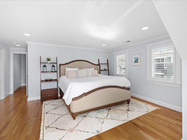 40 Catherine TWO, Boston, MA 02131