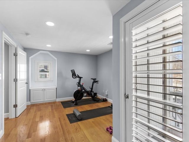 40 Catherine TWO, Boston, MA 02131