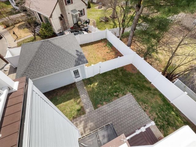 40 Catherine TWO, Boston, MA 02131