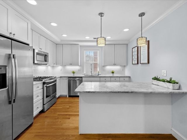 40 Catherine TWO, Boston, MA 02131