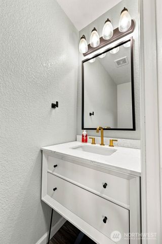 2512 20th Avenue NE, Olympia, WA 98506