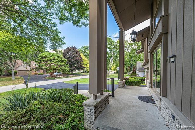 3265 Bloomfield Shore Drive, West Bloomfield, MI 48323
