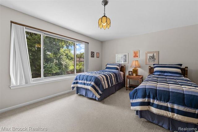3265 Bloomfield Shore Drive, West Bloomfield, MI 48323