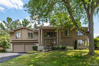 3265 Bloomfield Shore Drive, West Bloomfield, MI 48323