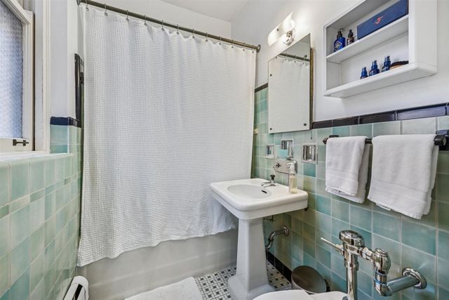 200 S Maple Avenue 12, Oak Park, IL 60302