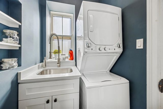 200 S Maple Avenue 12, Oak Park, IL 60302