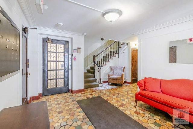 200 S Maple Avenue 12, Oak Park, IL 60302