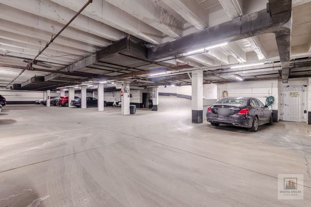 200 S Maple Avenue 12, Oak Park, IL 60302