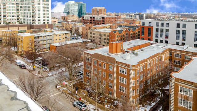 200 S Maple Avenue 12, Oak Park, IL 60302