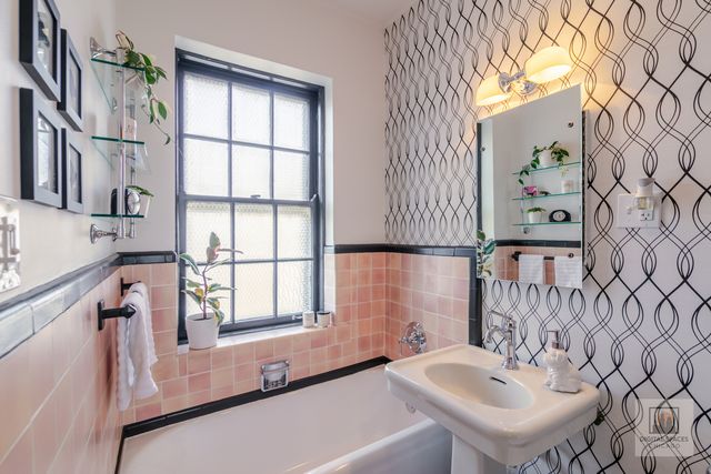 200 S Maple Avenue 12, Oak Park, IL 60302