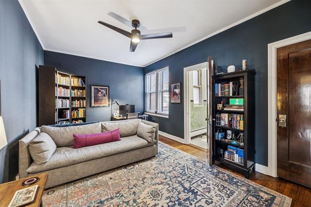 200 S Maple Avenue 12, Oak Park, IL 60302