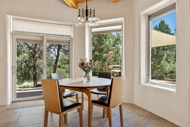 22 Madre De Dios, Santa Fe, NM 87505