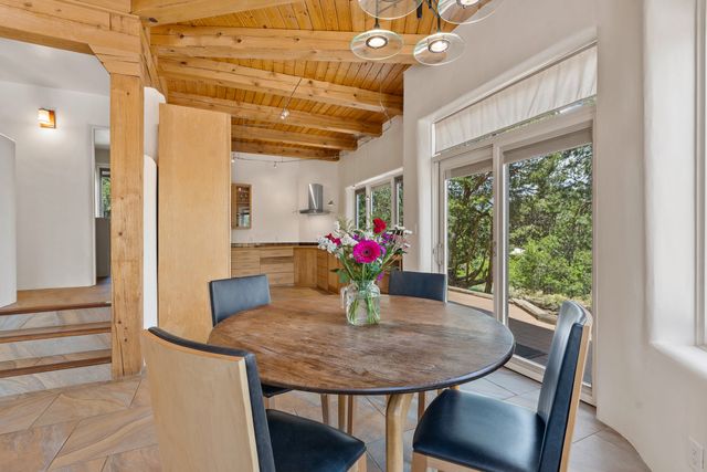 22 Madre De Dios, Santa Fe, NM 87505