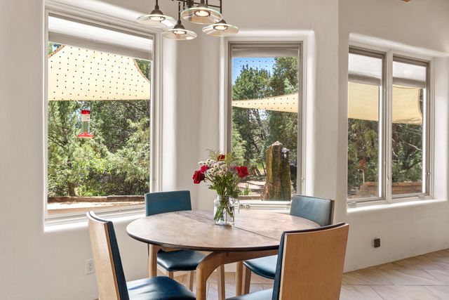 22 Madre De Dios, Santa Fe, NM 87505