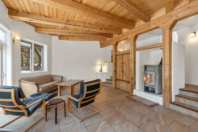 22 Madre De Dios, Santa Fe, NM 87505