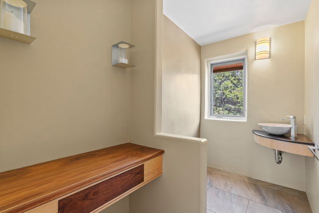 22 Madre De Dios, Santa Fe, NM 87505