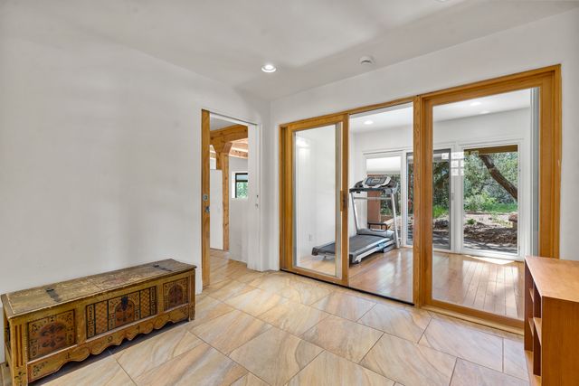 22 Madre De Dios, Santa Fe, NM 87505