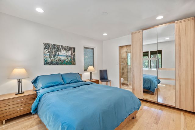 22 Madre De Dios, Santa Fe, NM 87505