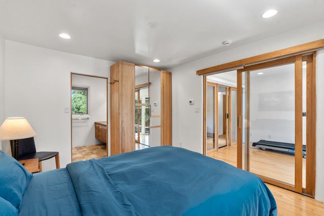 22 Madre De Dios, Santa Fe, NM 87505