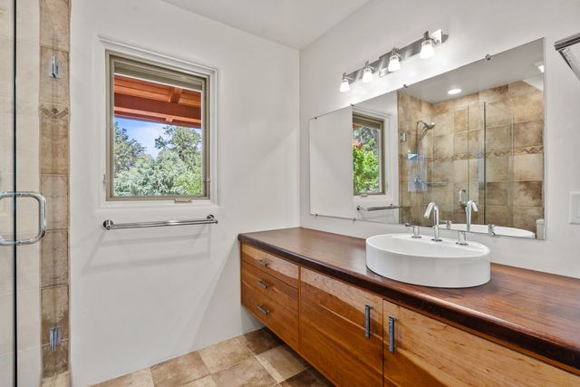 22 Madre De Dios, Santa Fe, NM 87505