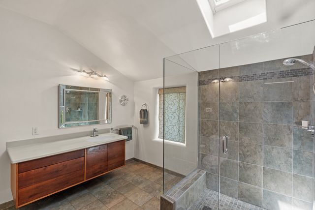 22 Madre De Dios, Santa Fe, NM 87505
