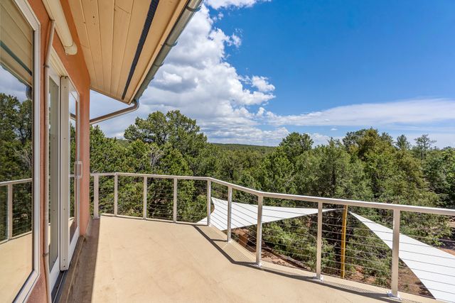 22 Madre De Dios, Santa Fe, NM 87505