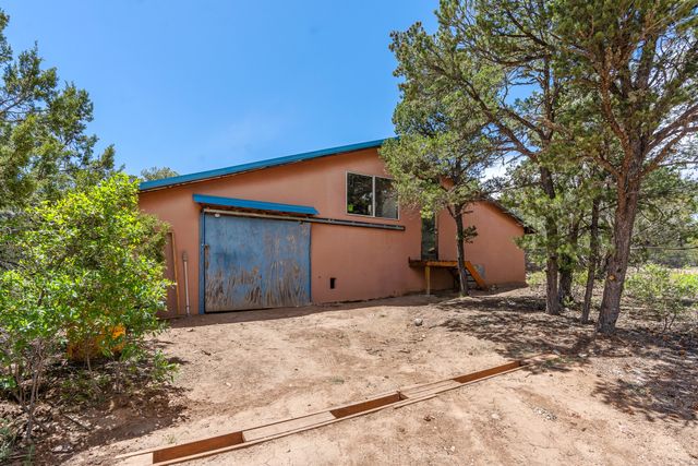 22 Madre De Dios, Santa Fe, NM 87505
