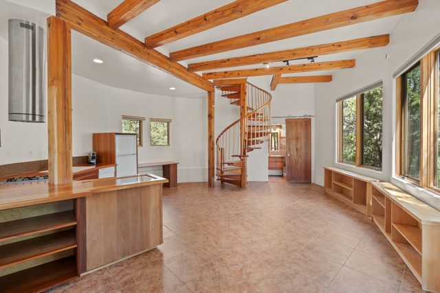 22 Madre De Dios, Santa Fe, NM 87505