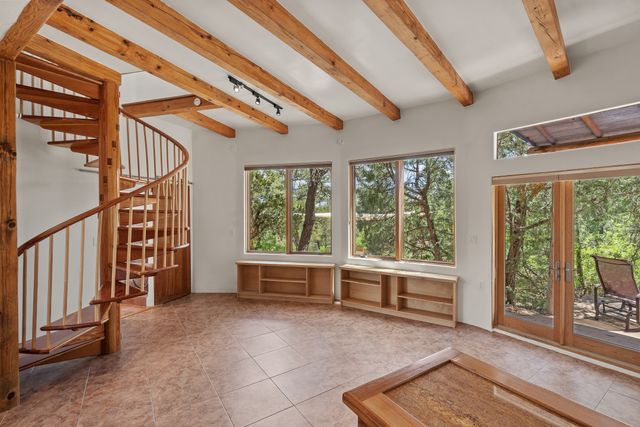 22 Madre De Dios, Santa Fe, NM 87505