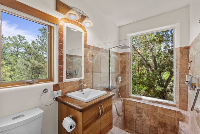 22 Madre De Dios, Santa Fe, NM 87505