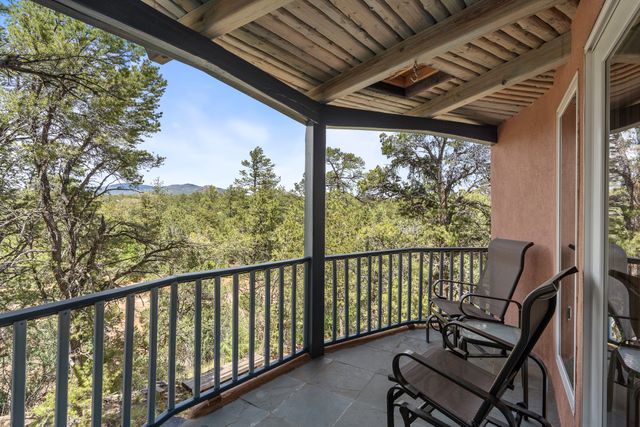 22 Madre De Dios, Santa Fe, NM 87505