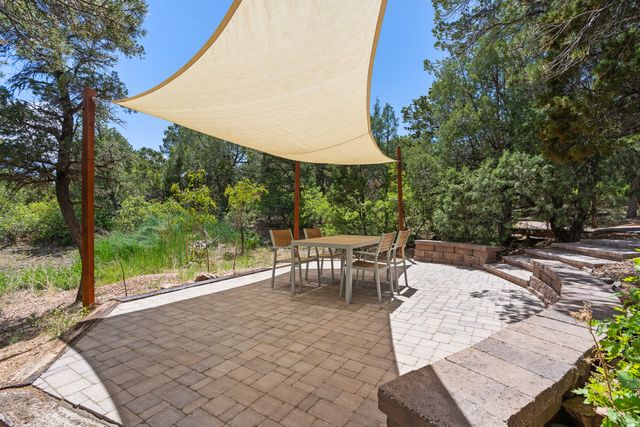 22 Madre De Dios, Santa Fe, NM 87505