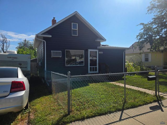 914 FARLOW AVE, Rapid City, SD 57701