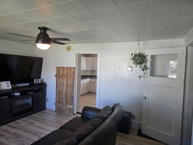 914 FARLOW AVE, Rapid City, SD 57701