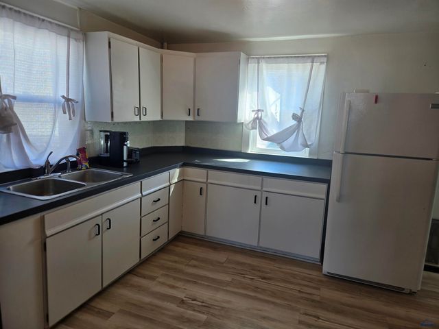 914 FARLOW AVE, Rapid City, SD 57701