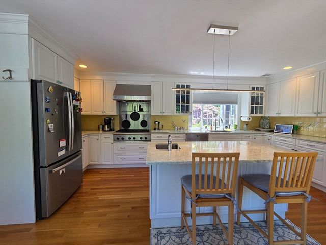 29 Barker St, Pembroke, MA 02359