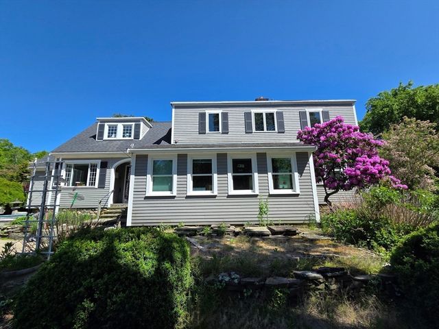 29 Barker St, Pembroke, MA 02359