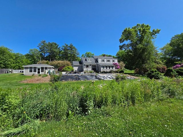 29 Barker St, Pembroke, MA 02359