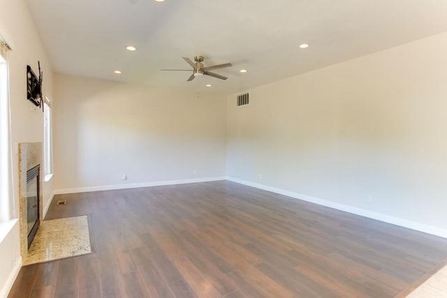 1890 Calistoga Drive, Hollister, CA 95023