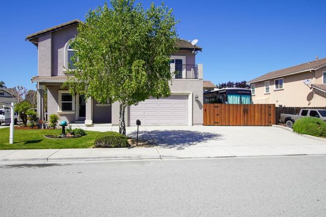 1890 Calistoga Drive, Hollister, CA 95023