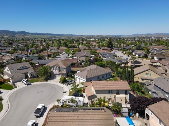 1890 Calistoga Drive, Hollister, CA 95023