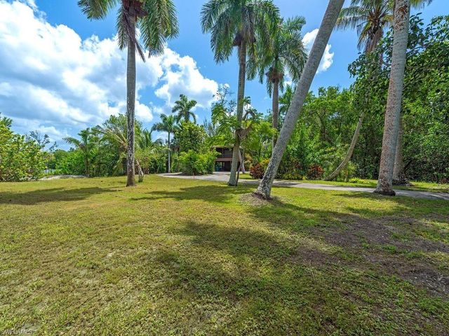 1551 Bembury DR, Naples, FL 34102